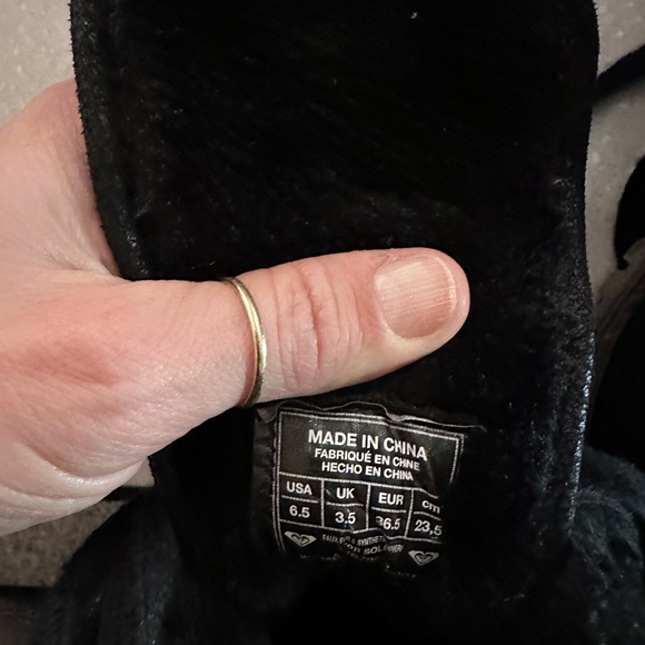 Cute Roxy boots. Faux fur lined size 6.5 - Picture 6 of 6